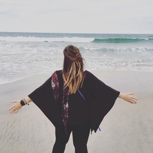 DINO Batwing Cozy Yoga Top in Charcoal